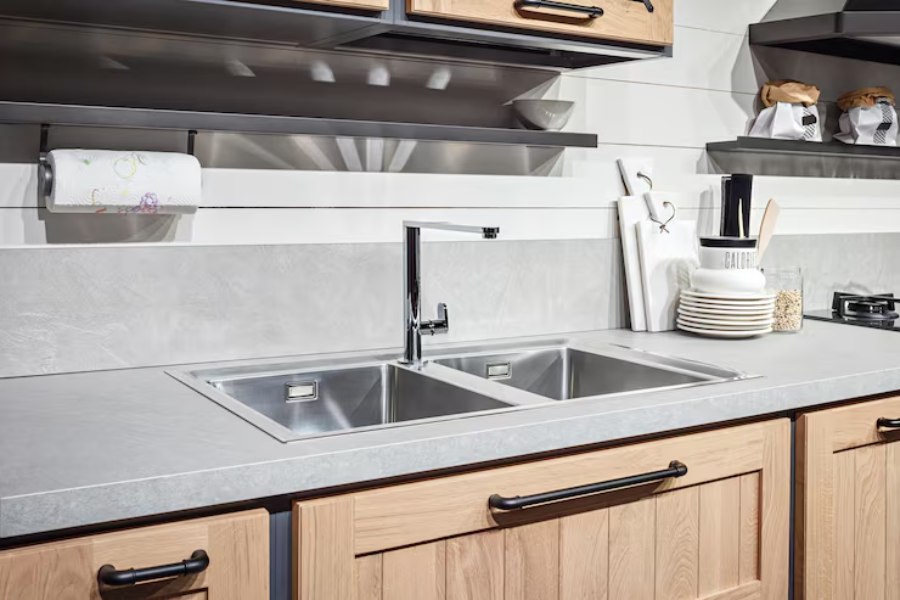 Should Kitchen Faucet Match Cabinet Hardware?