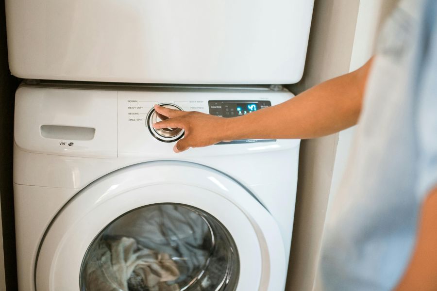 Can Dry Cleaners Remove Oil Stains: What to Expect