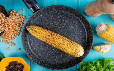 How to Cook Corn on the Cob in the Microwave